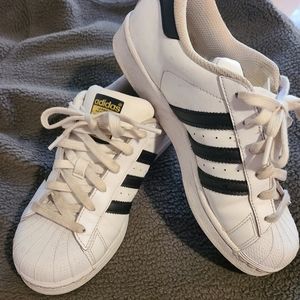 Sz6 big kid/ 8 women Adidas Superstars